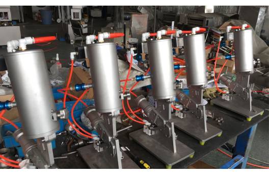 Whole Chicken Packaging Pneumatic Clipper Machine