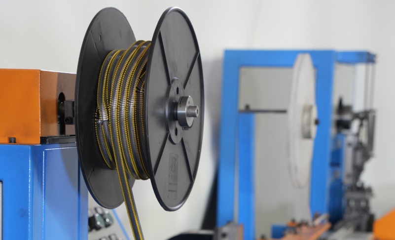 What type of clipping machine do large sausage factories use? What type of clipping machine do large sausage factories use?