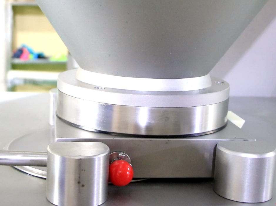 Well-proven filling technologies are applied to all products: corned beef, luncheon meat, pates, goulash, raw meat, meat in sauce.